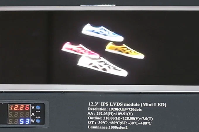 Lcd displej s tekutými krystaly